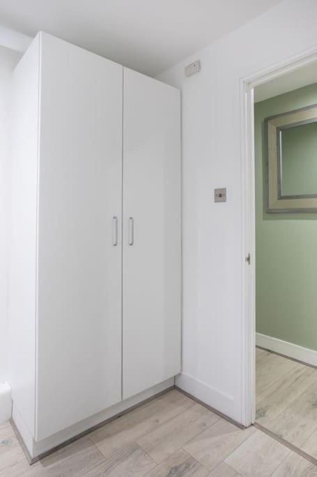 Fabulous Modern Luxury Apartment Sleeps 6- Parking Belfast Exterior photo